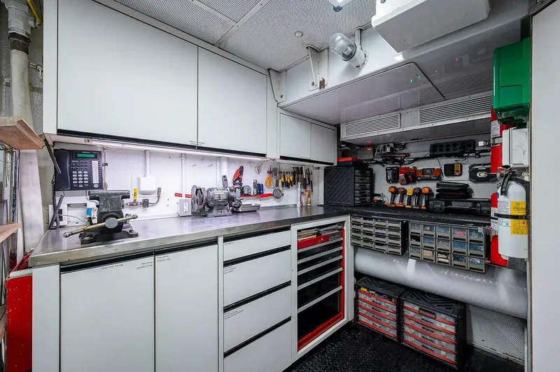 Slide: The Image of Christensen 141 Raised Pilothouse 2000 - 85