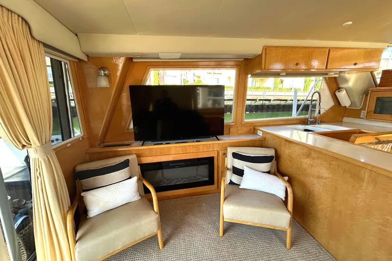 Slide: The Image of Port side salon - 11