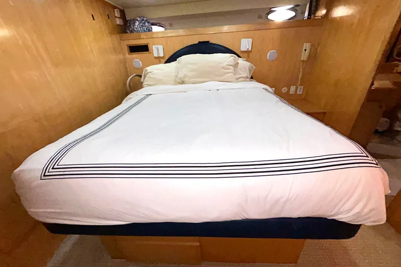 Slide: The Image of Master Stateroom Berth - 32