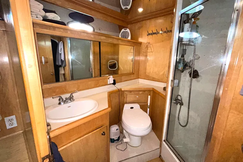 Slide: The Image of Master Stateroom Head - 37