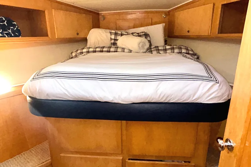 Slide: The Image of Guest Stateroom berth with storage - 40