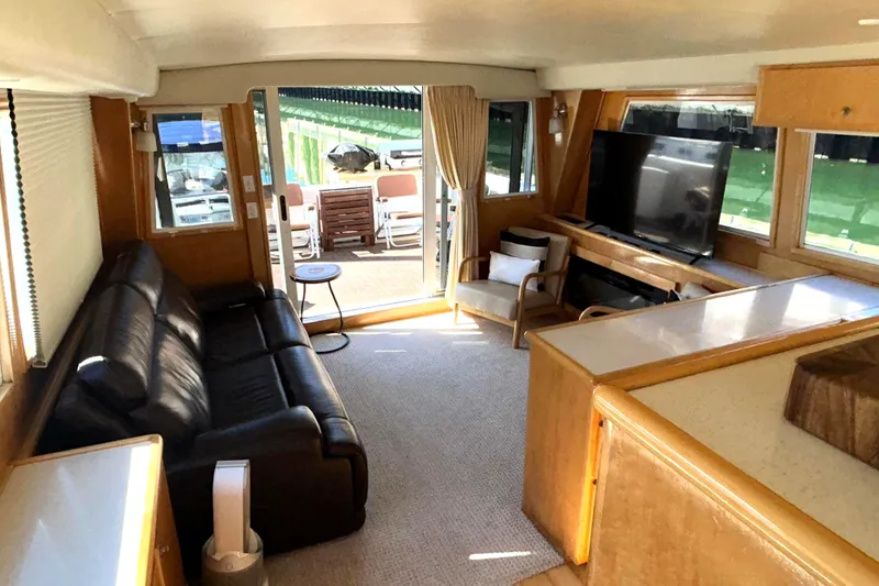 Slide: The Image of Saloln looking aft - 7