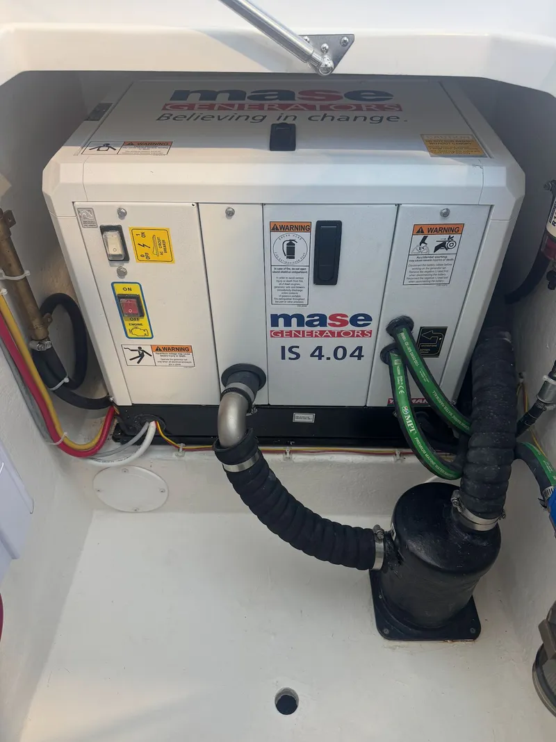 Slide: The Image of Albemarle 30 Express 2026 - 9