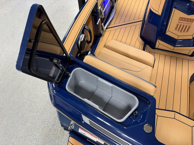 Slide: The Image of MasterCraft ProStar 2026 - 16