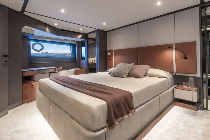 Slide: The Image of Ferretti 800 2026 - 12