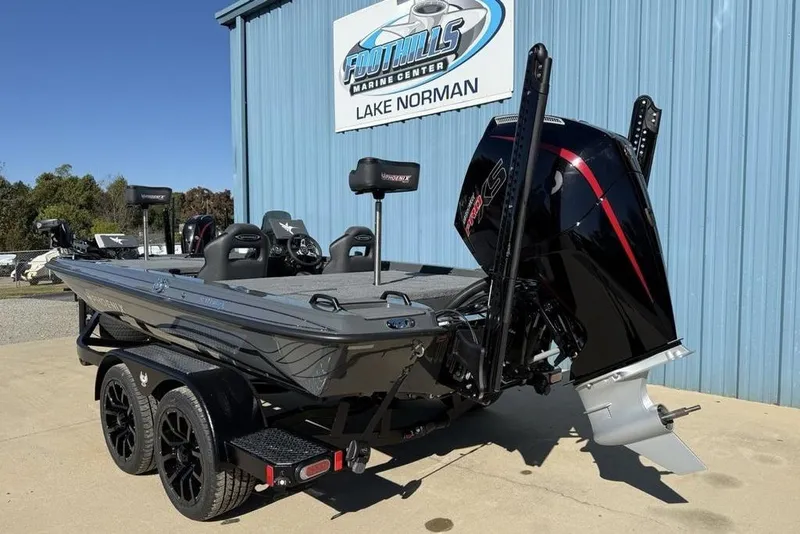 Slide: The Image of 2026 Phoenix 920 Elite X boat at Foothills Marine Center, Lake Norman. - 4