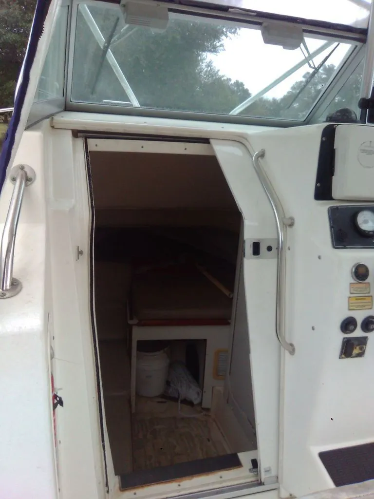 Slide: The Image of Boston Whaler Outrage 2002 - 6
