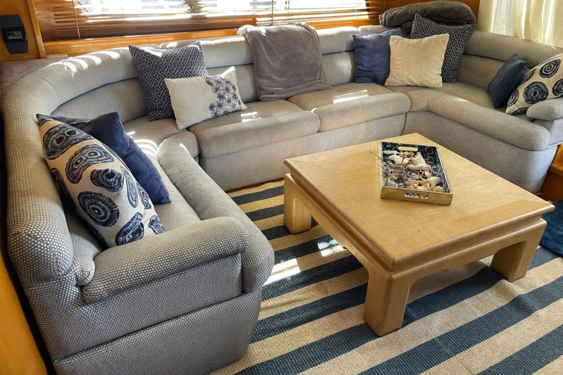 Slide: The Image of Bow of 1995 JOHNSON 65 Flybridge Motoryacht with anchor and winch system. - 55