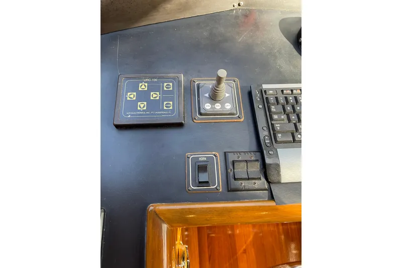 Slide: The Image of Windlass control panel on 1995 JOHNSON 65 Flybridge Motoryacht, featuring Muir controls. - 89