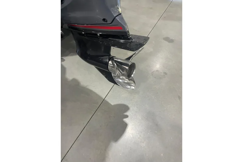 Slide: The Image of 2026 Skeeter ZXR20 SE boat propeller on concrete floor. - 5