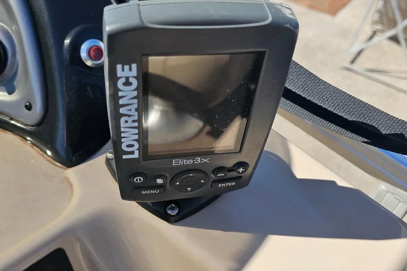 Slide: The Image of Lowrance Elite-3x fish finder on 2016 Sun Tracker Fishin' Barge 22 DLX. - 16