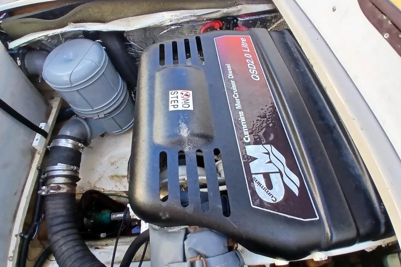 Slide: The Image of Engine compartment of 2009 Ranger Tugs R-25 with Cummins MerCruiser Diesel QSD2.0 engine. - 46