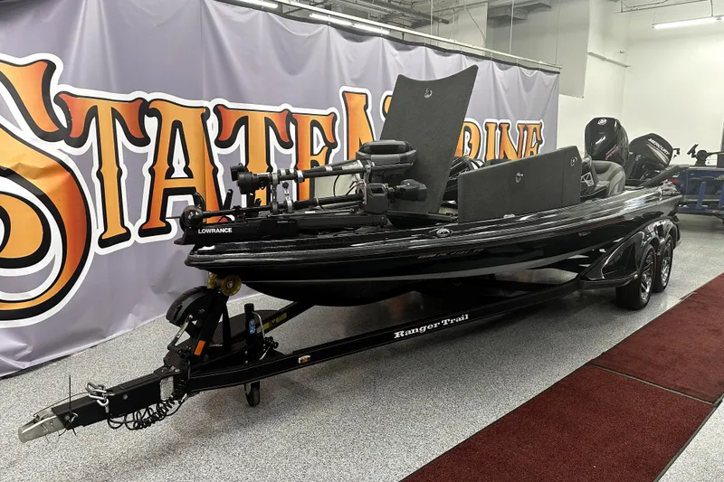 Slide: The Image of 2022 Ranger Z521L boat on display at State Marine showroom. - 62