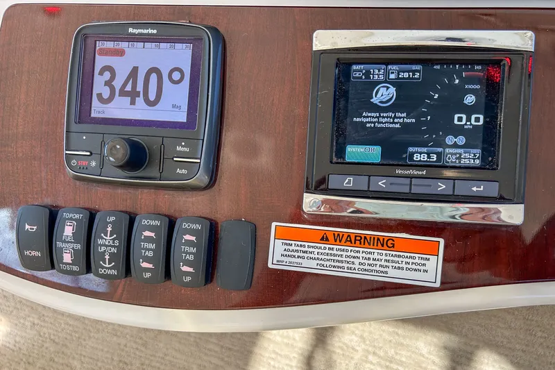 Slide: The Image of Meridian 441 Sedan 2015 - 19