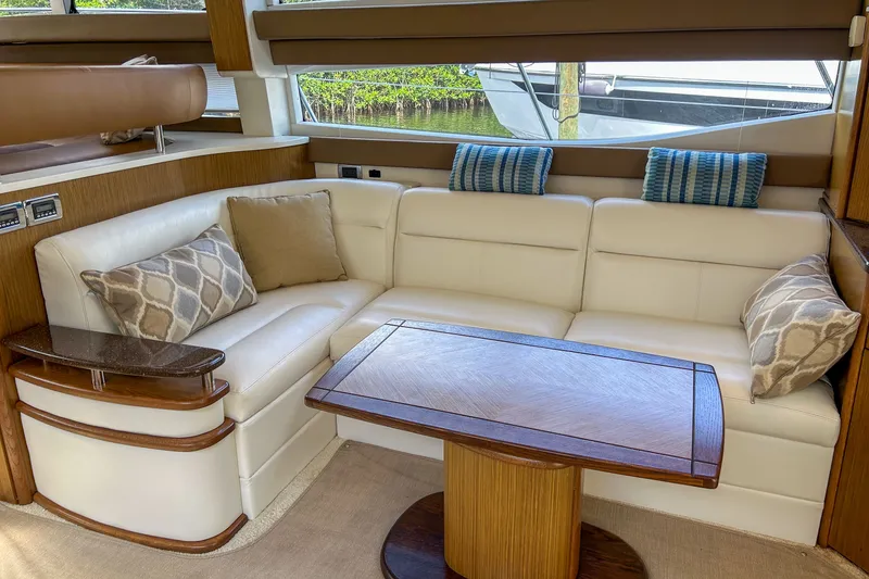 Slide: The Image of Meridian 441 Sedan 2015 - 29