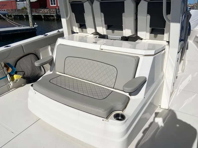Slide: The Image of Pursuit S 378 Sport 2022 - 16