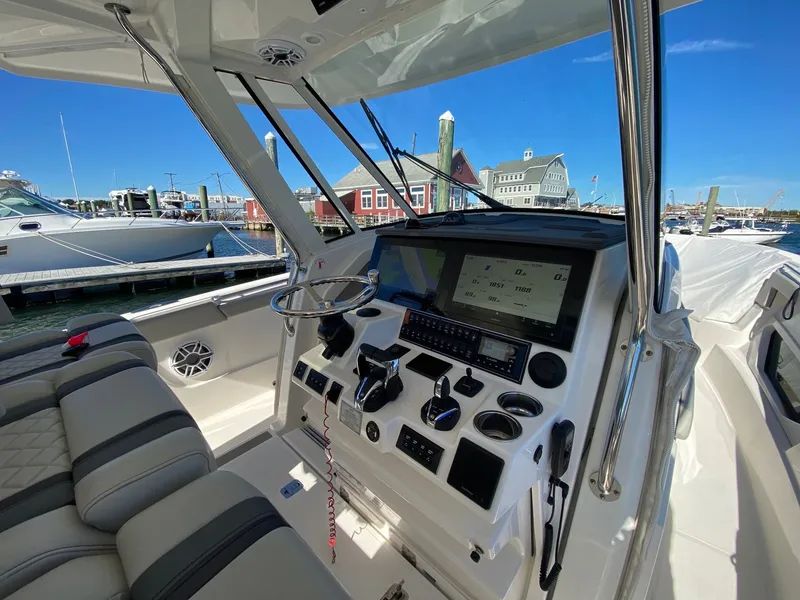 Slide: The Image of Pursuit S 378 Sport 2022 - 25
