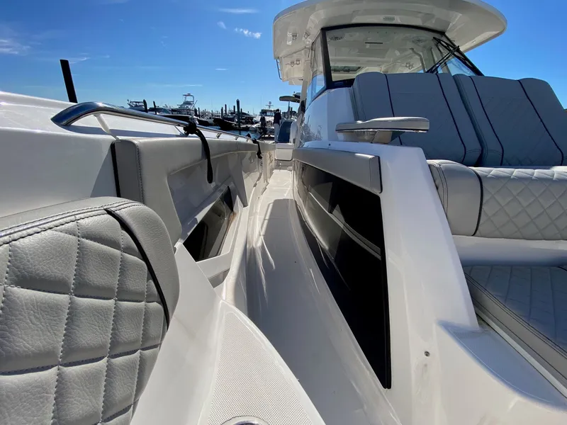 Slide: The Image of Pursuit S 378 Sport 2022 - 48