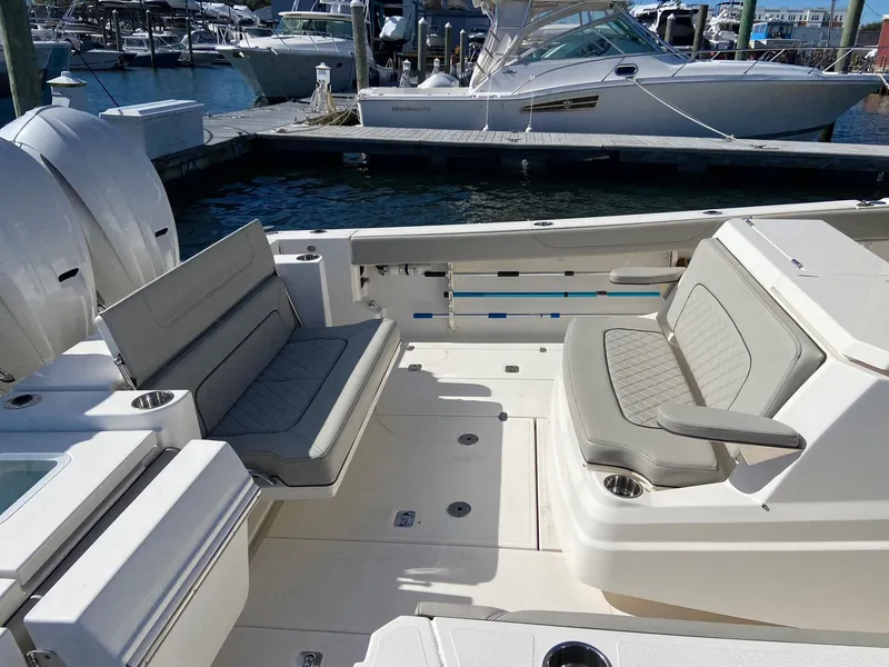 Slide: The Image of Pursuit S 378 Sport 2022 - 8