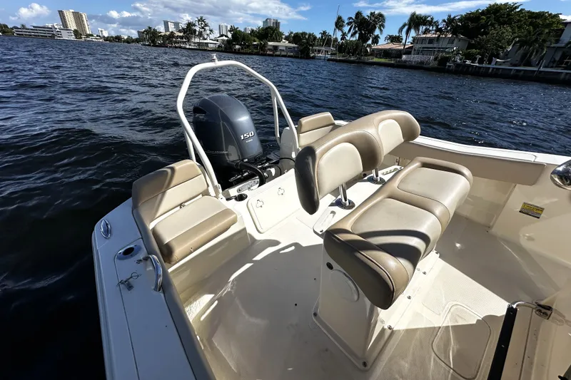 Slide: The Image of Scout 195 Sportfish 2023 - 11