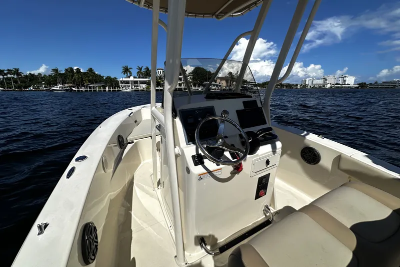 Slide: The Image of Scout 195 Sportfish 2023 - 15