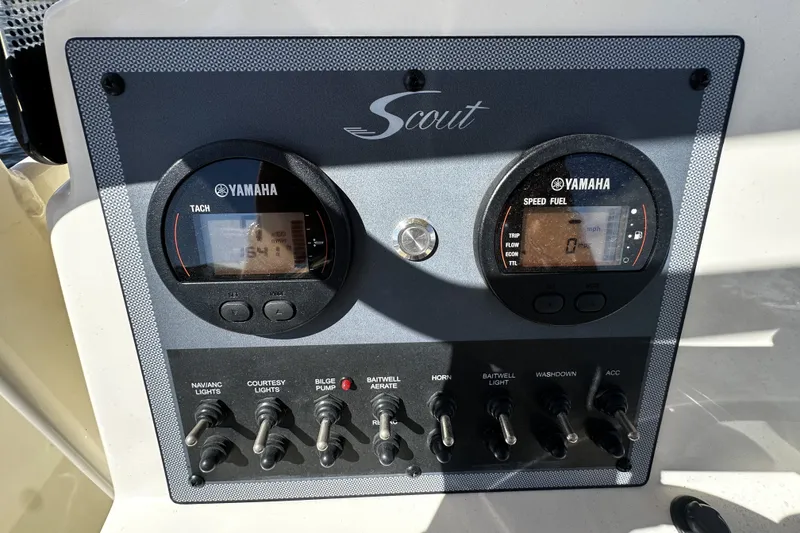Slide: The Image of Scout 195 Sportfish 2023 - 18