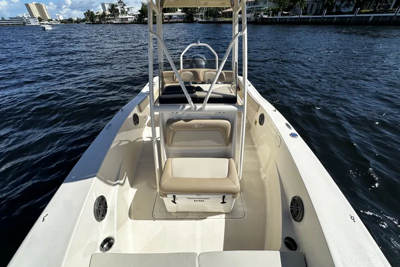 Slide: The Image of Scout 195 Sportfish 2023 - 25