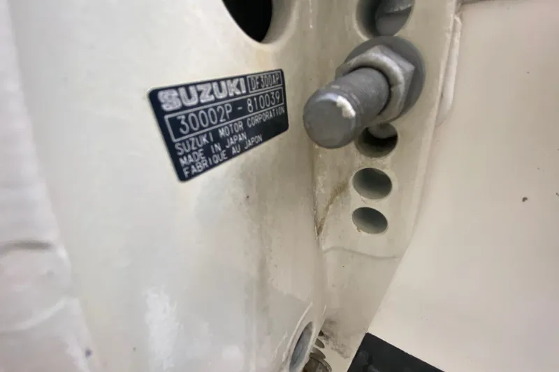 Slide: The Image of Close-up of Suzuki motor label on 2002 Wellcraft 290 Coastal boat. - 40