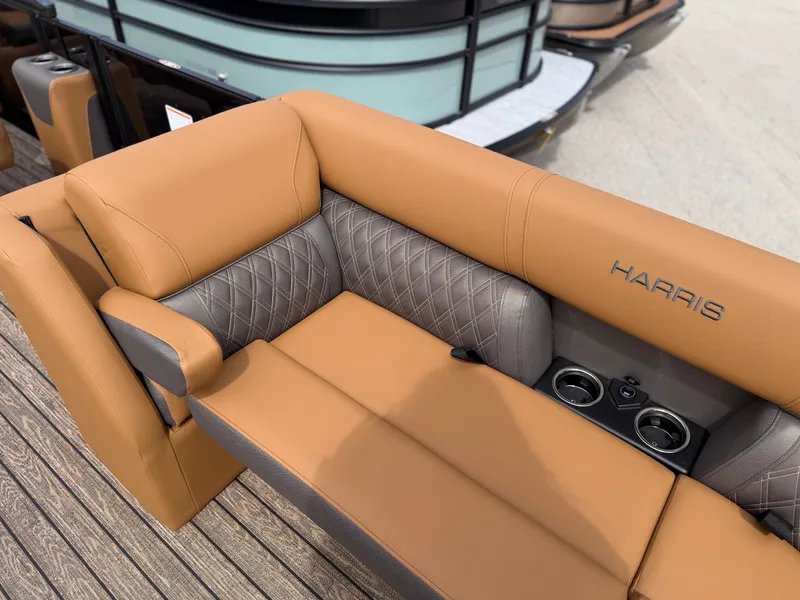 Slide: The Image of Harris Cruiser 230 2026 - 3