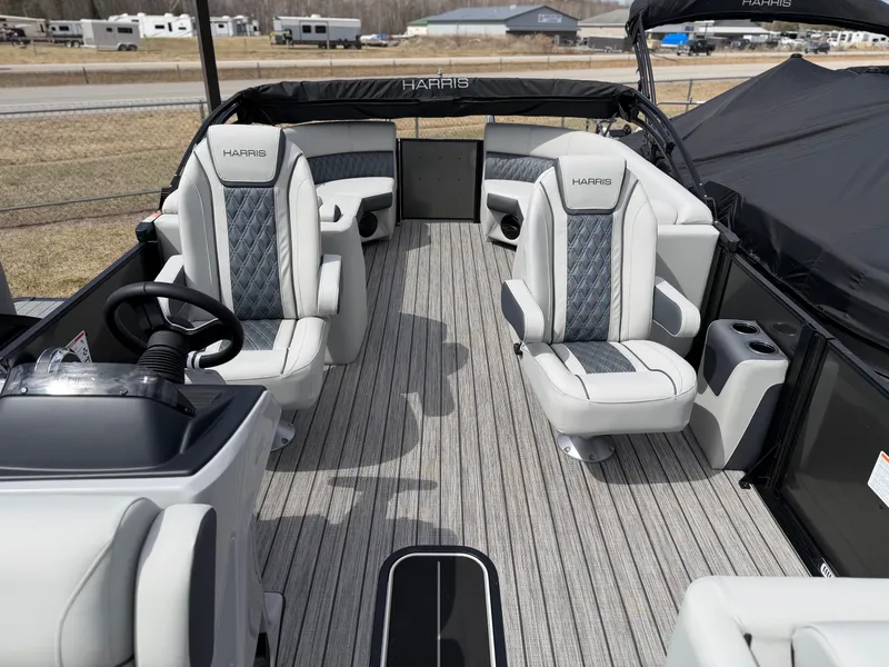 Slide: The Image of Harris CRUISER 250 TRI-TOON 2026 - 7