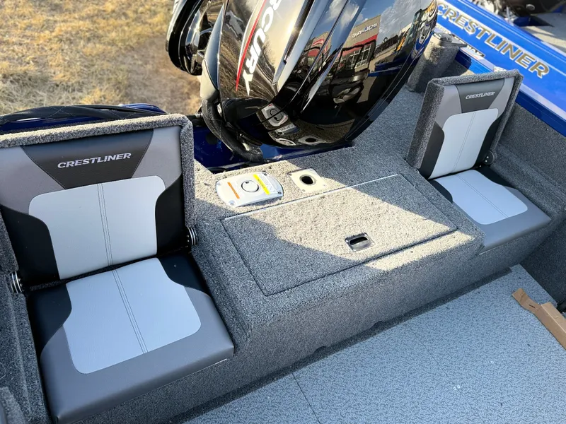 Slide: The Image of Crestliner 1650 Hawk 2026 - 11