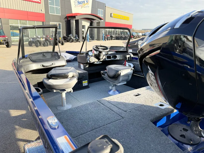 Slide: The Image of Crestliner 1650 Hawk 2026 - 4