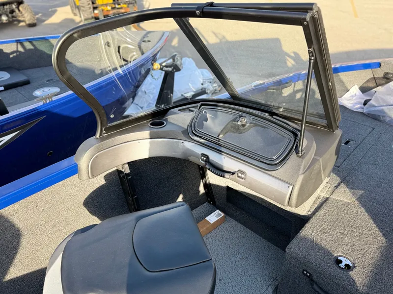 Slide: The Image of Crestliner 1650 Hawk 2026 - 9