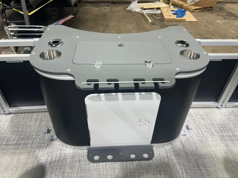 Slide: The Image of Tahoe Sport 2185 Rear Fish & Honda 4-Stroke EFI 2026 - 18