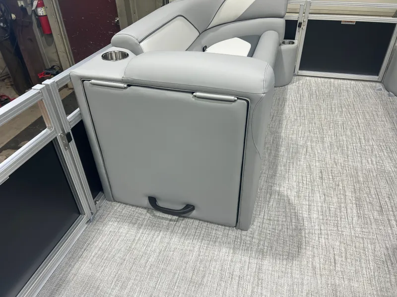 Slide: The Image of Tahoe Sport 2185 Rear Fish & Honda 4-Stroke EFI 2026 - 20