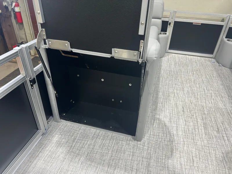 Slide: The Image of Tahoe Sport 2185 Rear Fish & Honda 4-Stroke EFI 2026 - 21