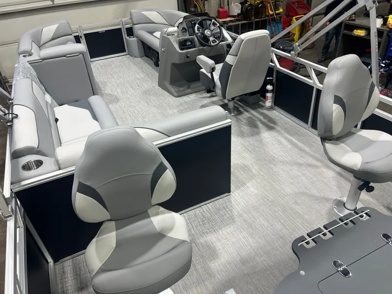 Slide: The Image of Tahoe Sport 2185 Rear Fish & Honda 4-Stroke EFI 2026 - 24