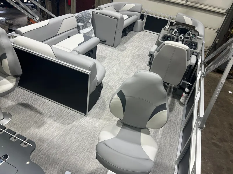 Slide: The Image of Tahoe Sport 2185 Rear Fish & Honda 4-Stroke EFI 2026 - 25