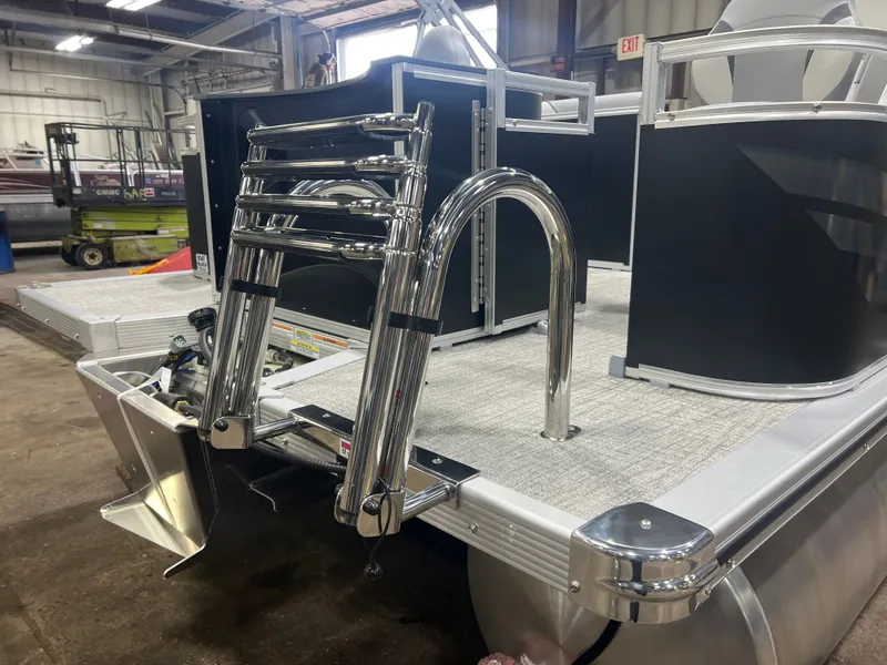 Slide: The Image of Tahoe Sport 2185 Rear Fish & Honda 4-Stroke EFI 2026 - 32