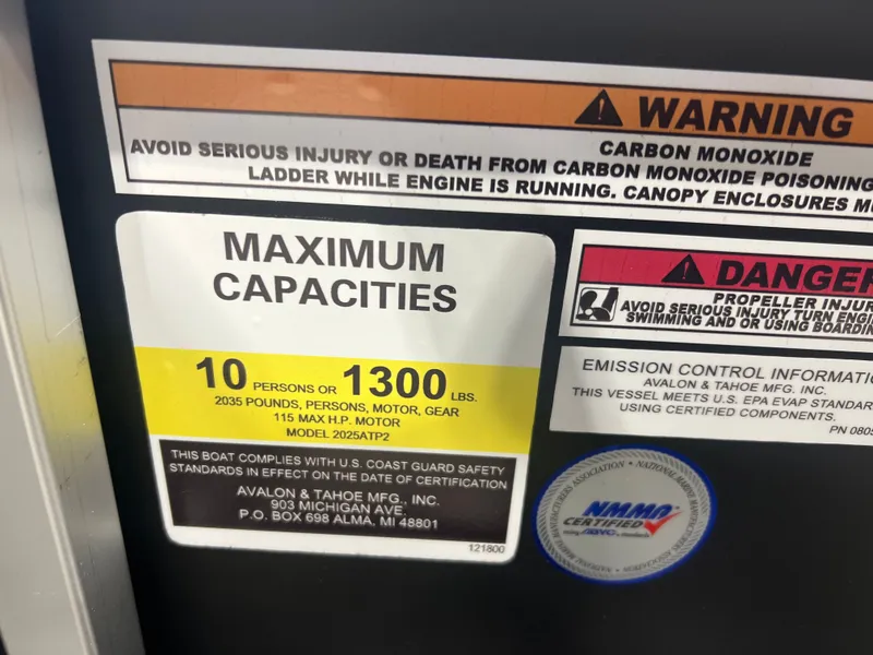 Slide: The Image of Tahoe Sport Rear Fish 2185 & 4-Stroke $32995 2026 - 14