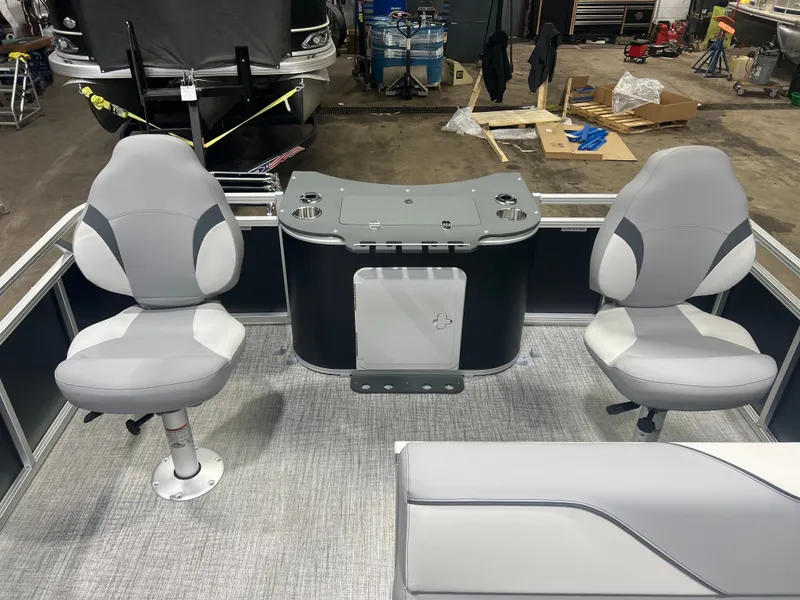 Slide: The Image of Tahoe Sport Rear Fish 2185 & 4-Stroke $32995 2026 - 15