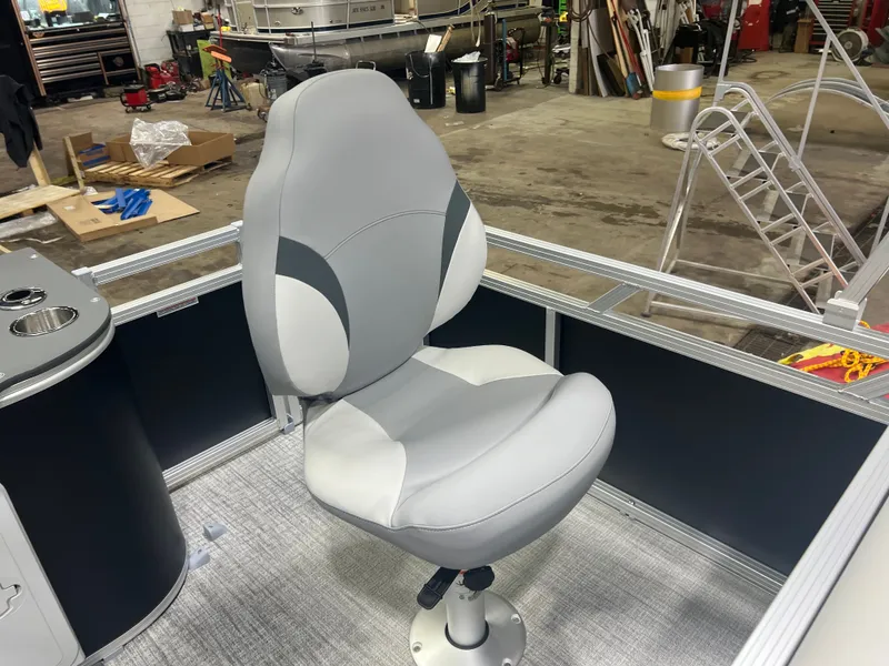 Slide: The Image of Tahoe Sport Rear Fish 2185 & 4-Stroke $32995 2026 - 16