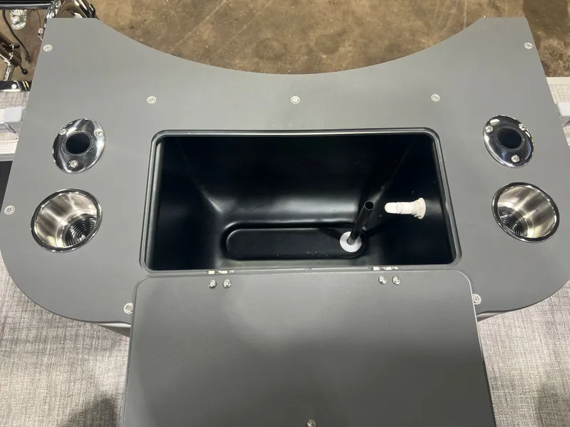 Slide: The Image of Tahoe Sport Rear Fish 2185 & 4-Stroke $32995 2026 - 19