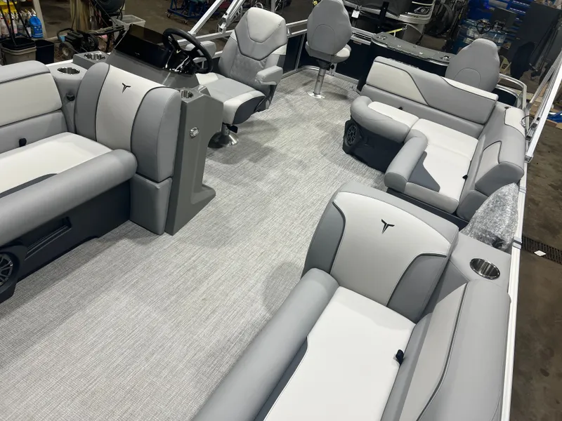 Slide: The Image of Tahoe Sport Rear Fish 2185 & 4-Stroke $32995 2026 - 22