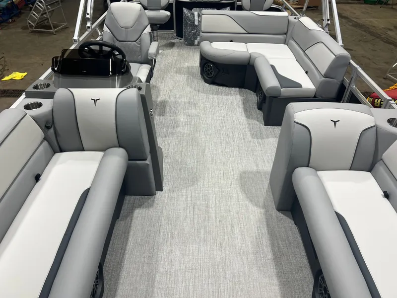 Slide: The Image of Tahoe Sport Rear Fish 2185 & 4-Stroke $32995 2026 - 5