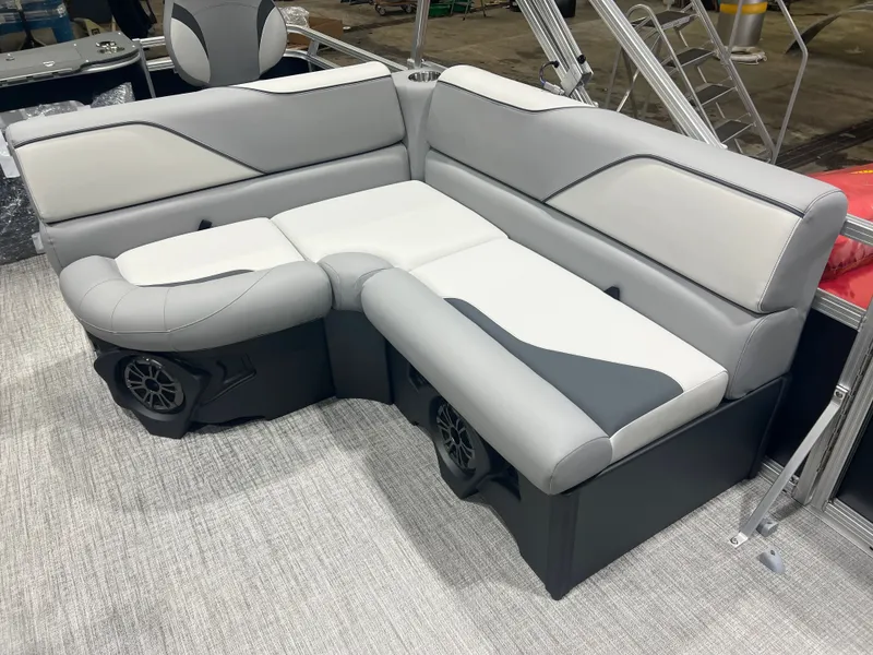 Slide: The Image of Tahoe Sport Rear Fish 2185 & 4-Stroke $32995 2026 - 9