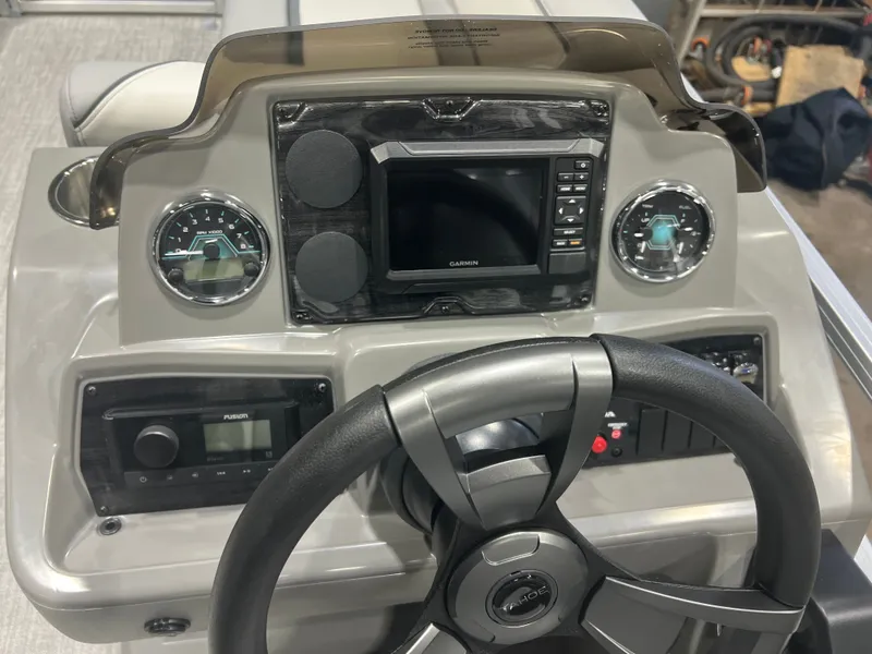 Slide: The Image of Tahoe Sport 2180 Cruise & Honda 4-Stroke EFI 2026 - 13