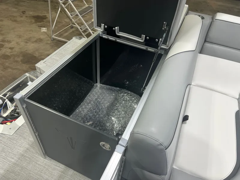 Slide: The Image of Tahoe Sport 2180 Cruise & Honda 4-Stroke EFI 2026 - 16