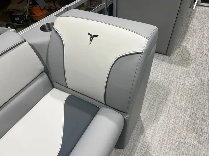 Slide: The Image of Tahoe Sport 2180 Cruise & Honda 4-Stroke EFI 2026 - 17