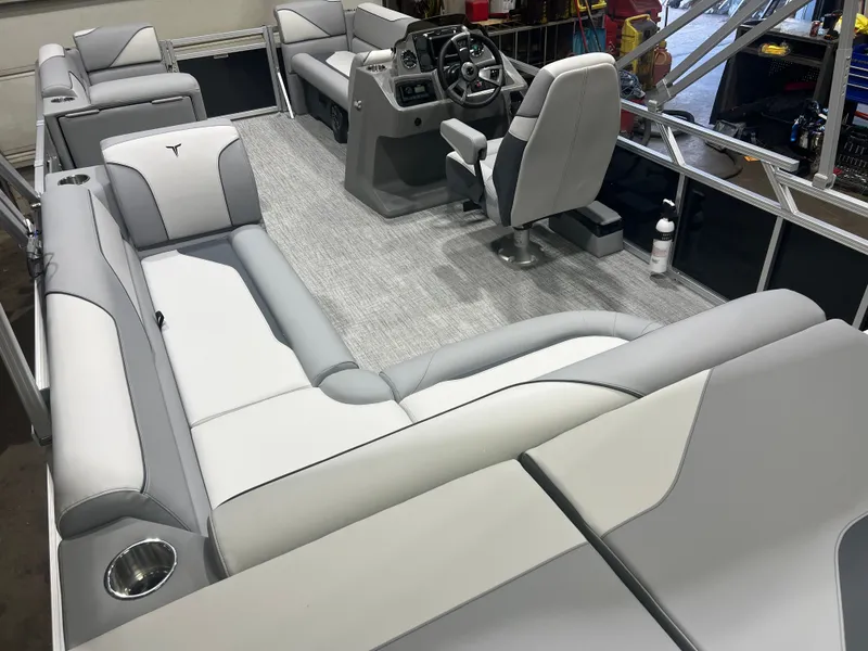 Slide: The Image of Tahoe Sport 2180 Cruise & Honda 4-Stroke EFI 2026 - 24